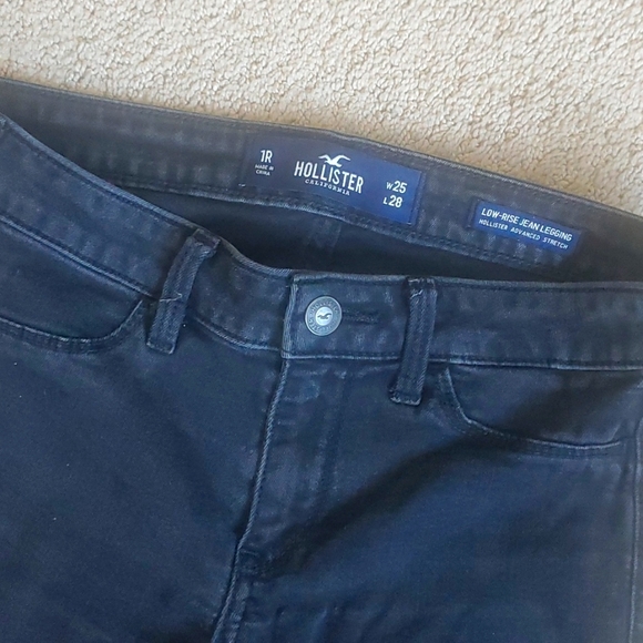 Hollister Black Distressed Jeans 1R - Picture 2 of 5